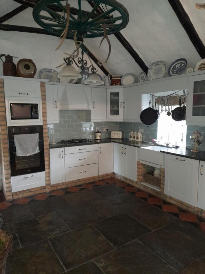 Clarisses Cottage Laragh Kültér fotó